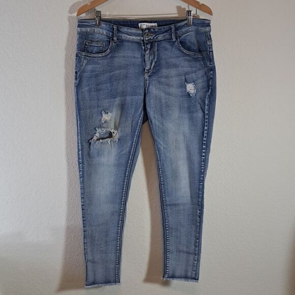 Jeans Blue Savvy Women’s JSkinny Distressed Light Wash Stretch Mid Rise Size 14 - Picture 1 of 13